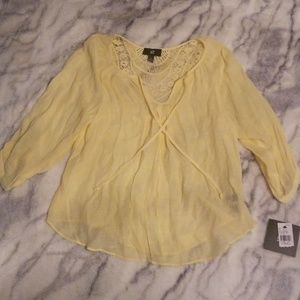 NWT Flowy Light Yellow Iz Byer Top!